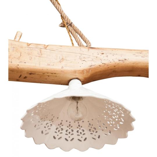 rusztikus paraszthaz vintage csillar ebedlo asztal vilagitas vintage regi videki hangulatu lampa lampak fuggesztek gerenda dekoracio keramia porcelan lyukacsos bura provence stilusu paraszthaz.jpg